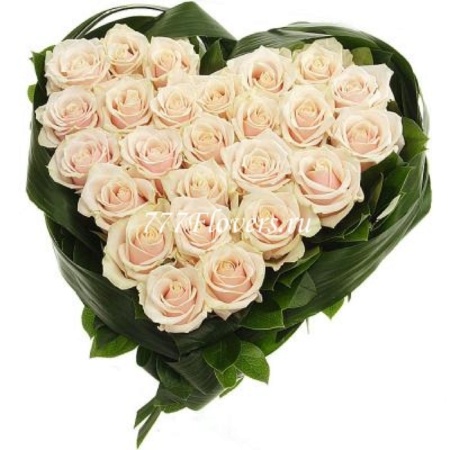 №7013 - Сердце из крупных кремовых роз - фото 777flowers