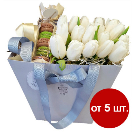 K0709 - Фирменная сумка с тюльпанами и макаруни - фото 777flowers