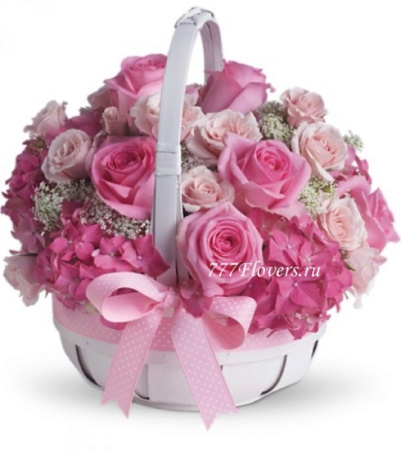 №4100 - Корзина с розовыми розами и гортензией - фото 777flowers