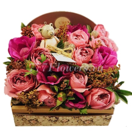 №5019 - Фирменная коробка FlowerBox с анемонами и розами - фото 777flowers