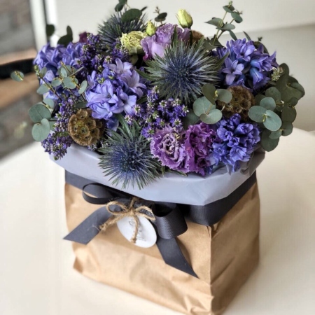 №5412 - Декоративный мешок в синем цвете серии FlowerBox - фото 777flowers