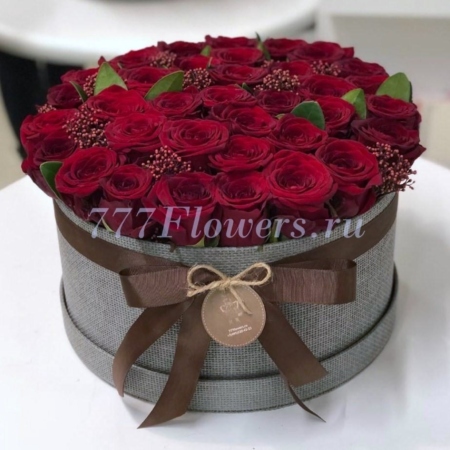 №0823 - Большая шляпная коробка с бордовыми розами - фото 777flowers