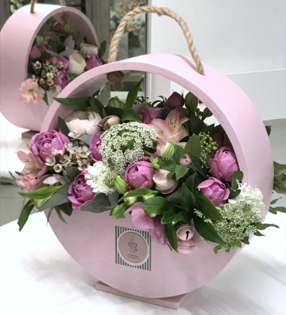№7055 - Декоративный ящик с пионовидной розой коллекции SoLucky - фото 777flowers