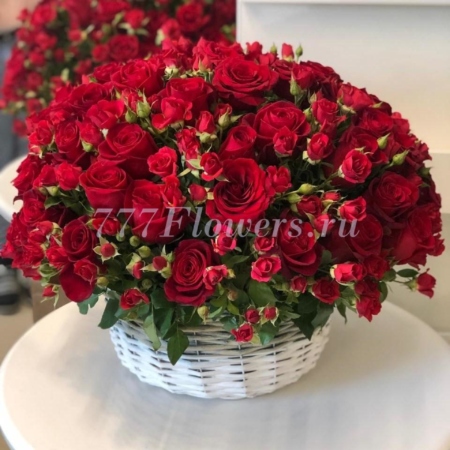 №4008 - Яркая сочная корзина из 101 розы - фото 777flowers