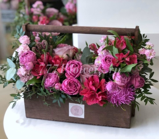 №7063 - Декоративный ящик в малиновом цвете - фото 777flowers