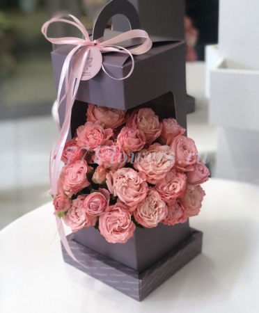 №5712 - Фирменная коробка FlowerLamp с кустовой розой - фото 777flowers