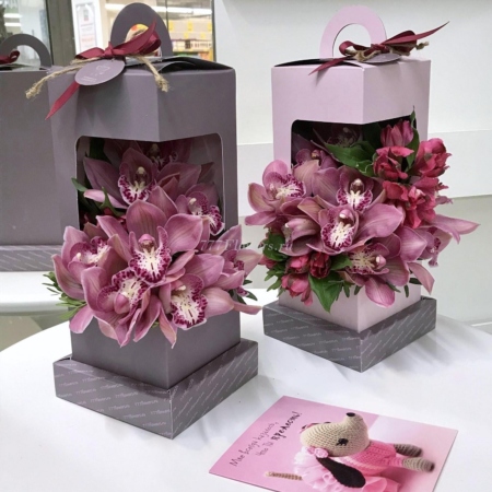 №5715 - Фирменная коробка FlowerLamp с орхидеей - фото 777flowers