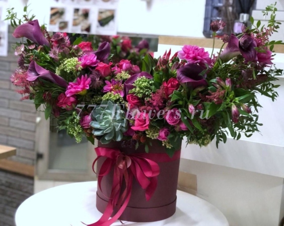 №0531 - Креативная шляпная коробка в цвете марсала - фото 777flowers