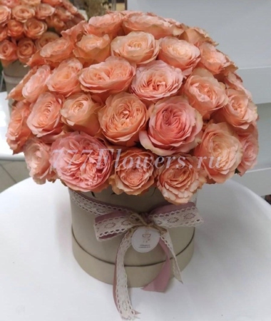 №0533 - Шляпная коробка с розами Premium 55 штук - фото 777flowers