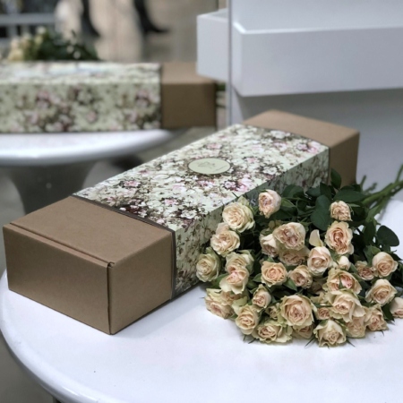 №5521 - Прямоугольная коробка FlowerCase Кустовые розы - фото 777flowers