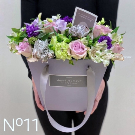 №0011 - Фирменная сумка с розами коллекции Angel Number - фото 777flowers