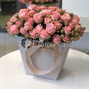 Сумка с розовыми кустовыми розами фото1 - 777FLOWERS