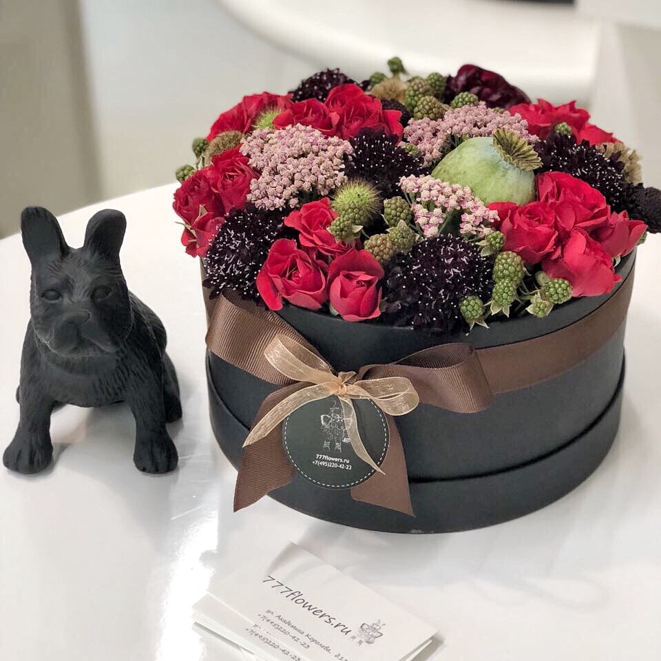 Коробка цветов с доставкой по москве шоколад темный с орехами